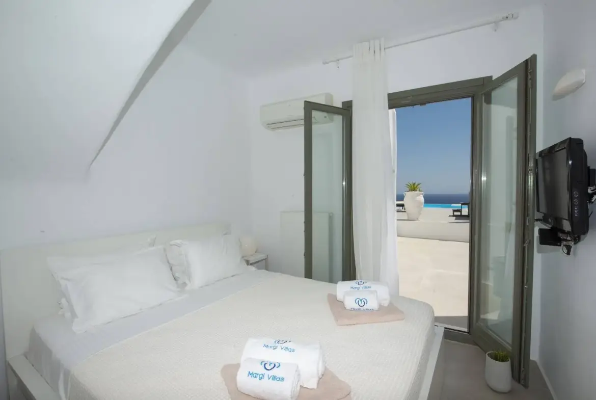 Luxurious villa overlooking the Aegean Sea, Mykonos