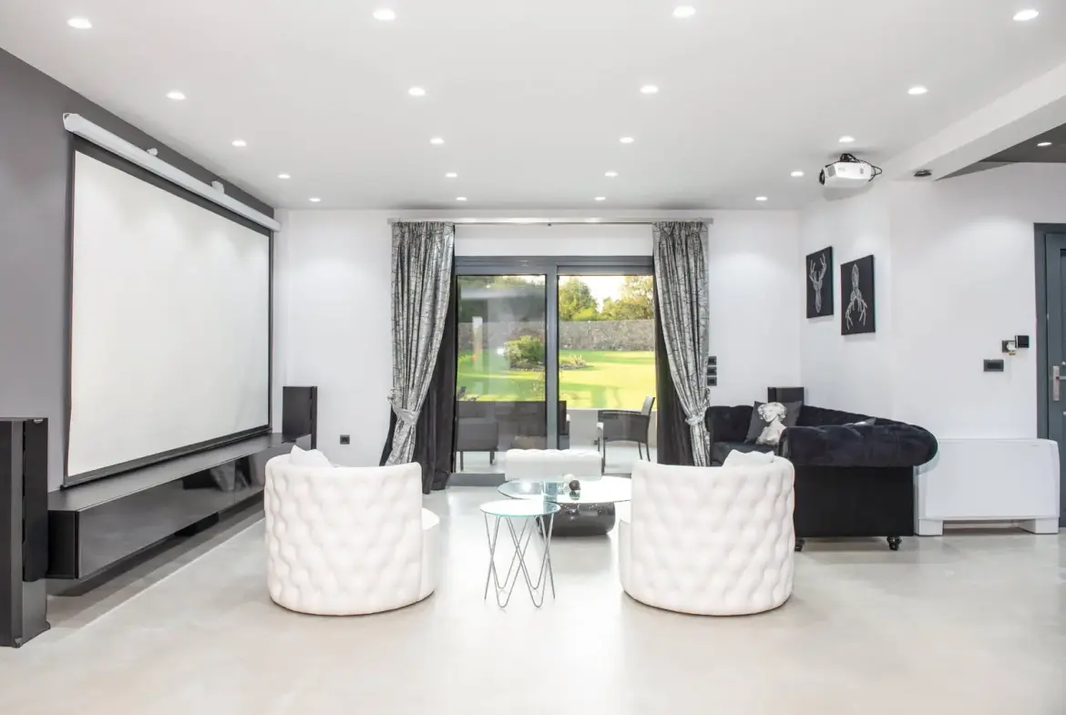 High-End villa with gym & jacuzzi in Corfu