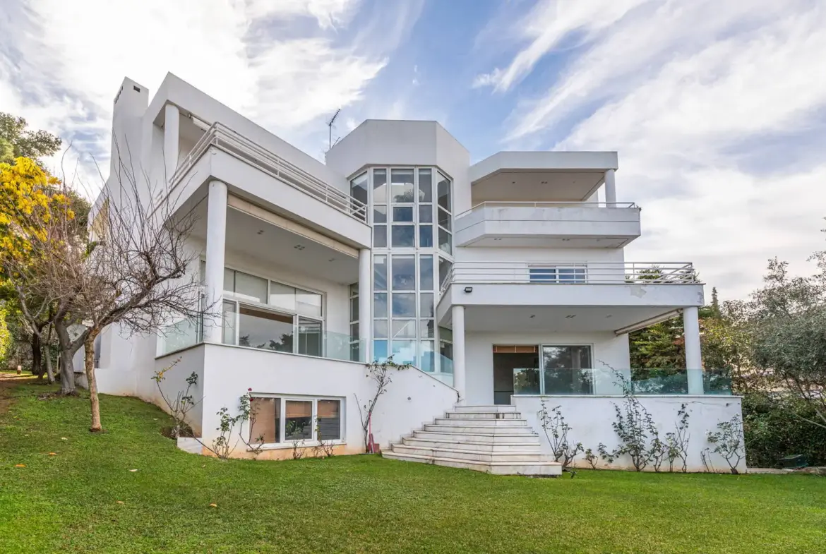 Detached house of 645 sq.m. with unobstructed views