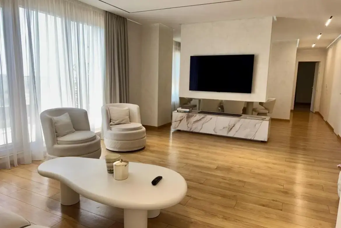 Elegant Four-Bedroom Apartment with Panoramic Views in the Wellport Residential Complex