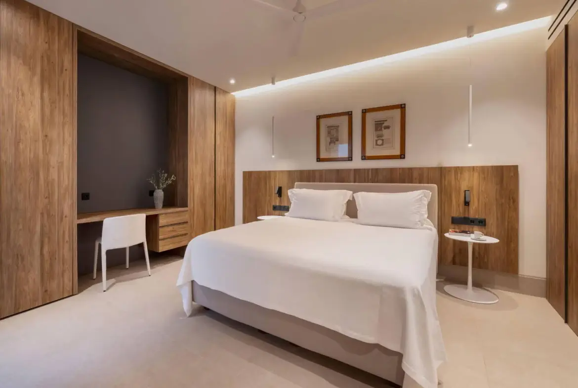 Boutique villa in an exclusive community just steps from the shore in Piso Aliki, Paros