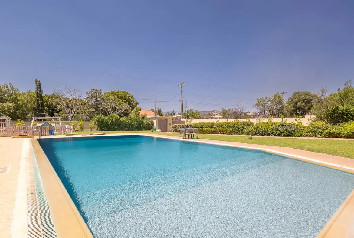 Luxurious 450 sq.m. detached house with a private pool in Agia Marina