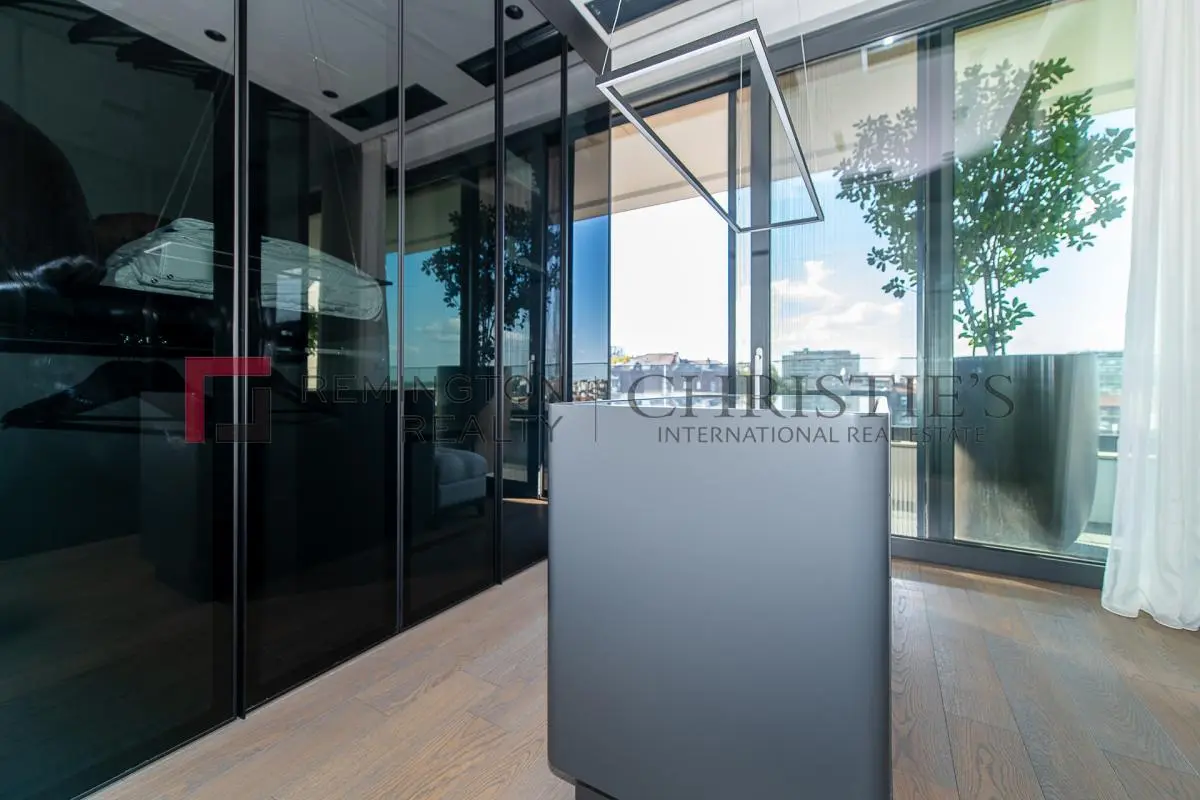 Exclusive Full-Floor Residence in the Heart of the City