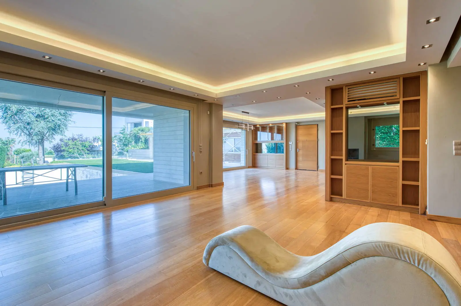 Luxurious detached house of 700 sq.m. of high aesthetics