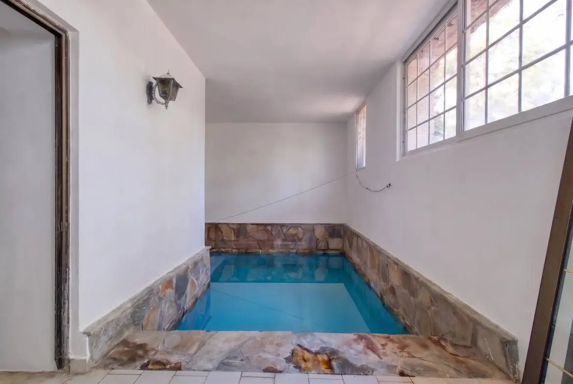 Investment villa with panoramic views and an indoor pool