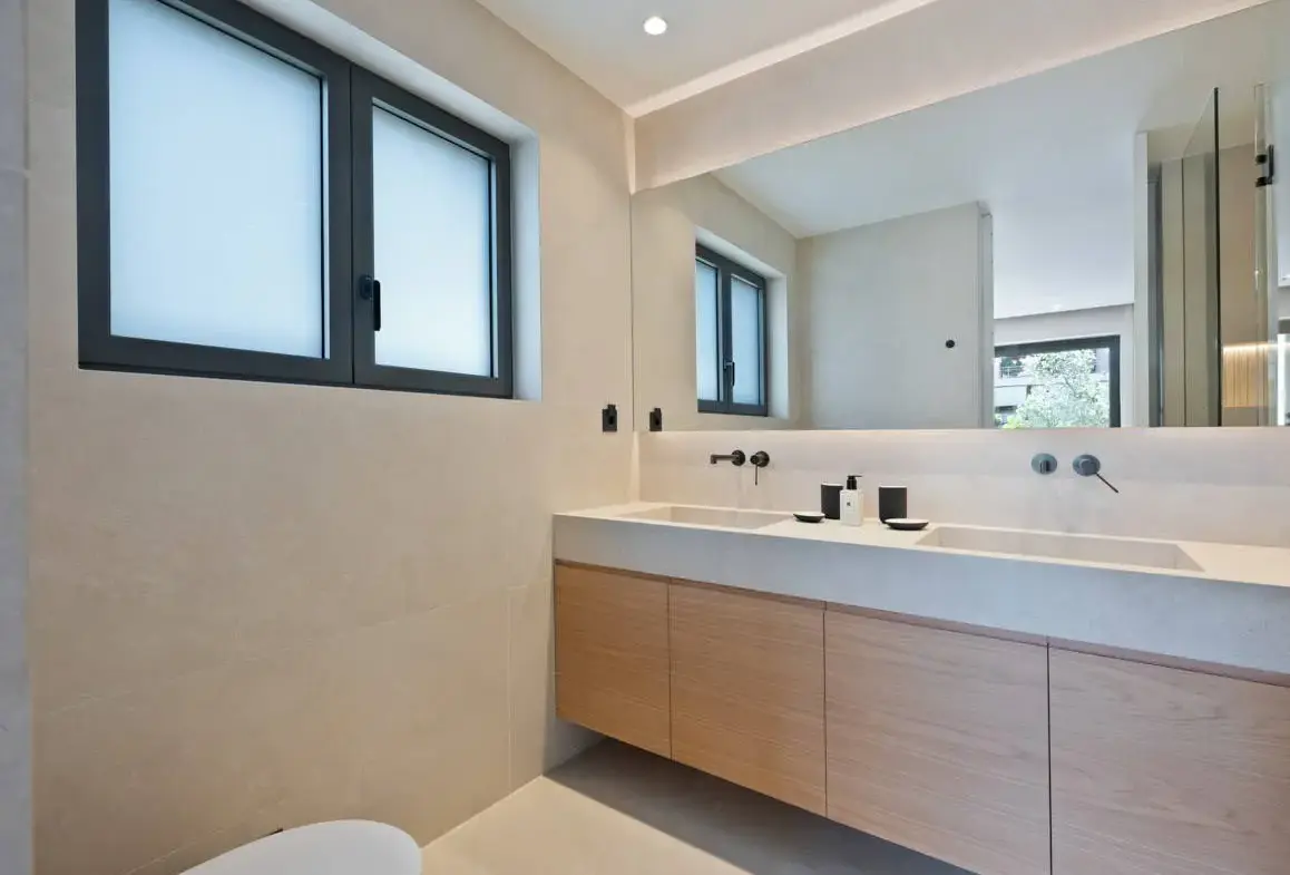 Luxury detached residence in Vouliagmeni I Ready to move in