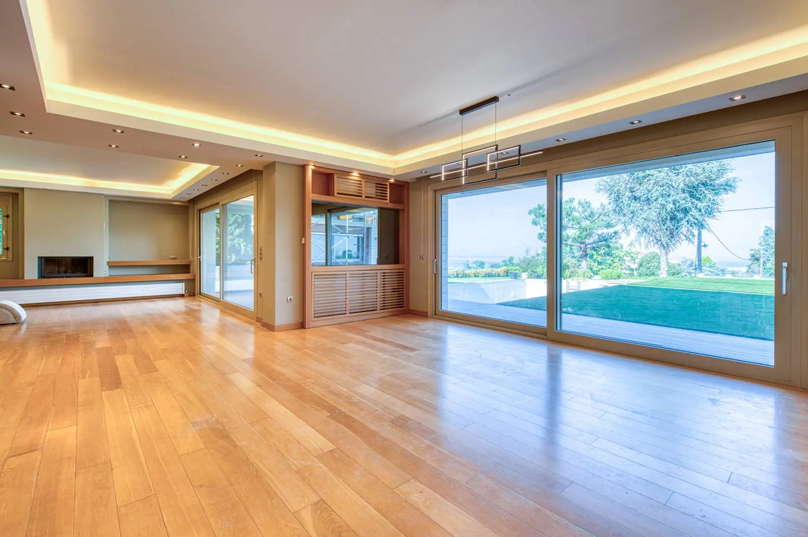 Luxurious detached house of 700 sq.m. of high aesthetics