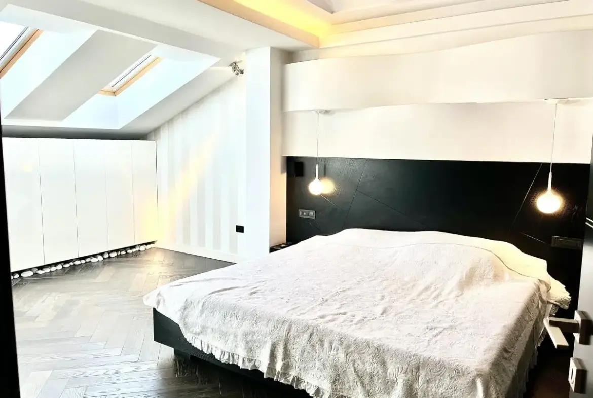 Stylish 4-Room Penthouse Duplex