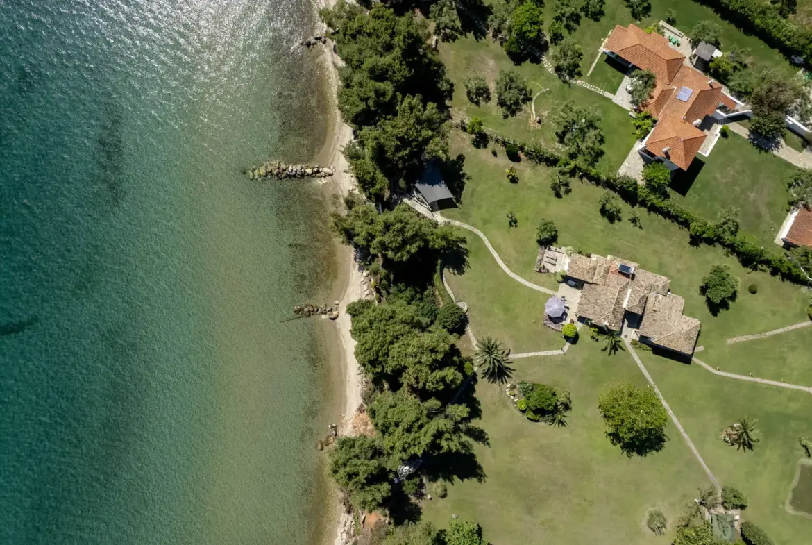 Unique seaside estate with a grand detached house