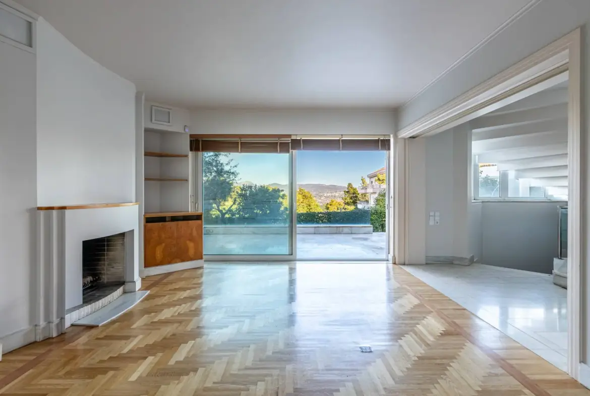 Detached house of 645 sq.m. with unobstructed views