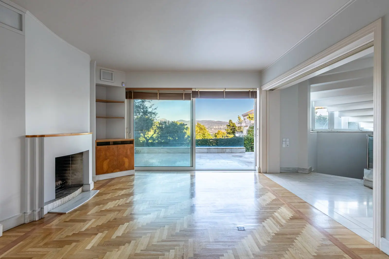bh-7df58e55e941 Detached house of 645 sq.m. with unobstructed views