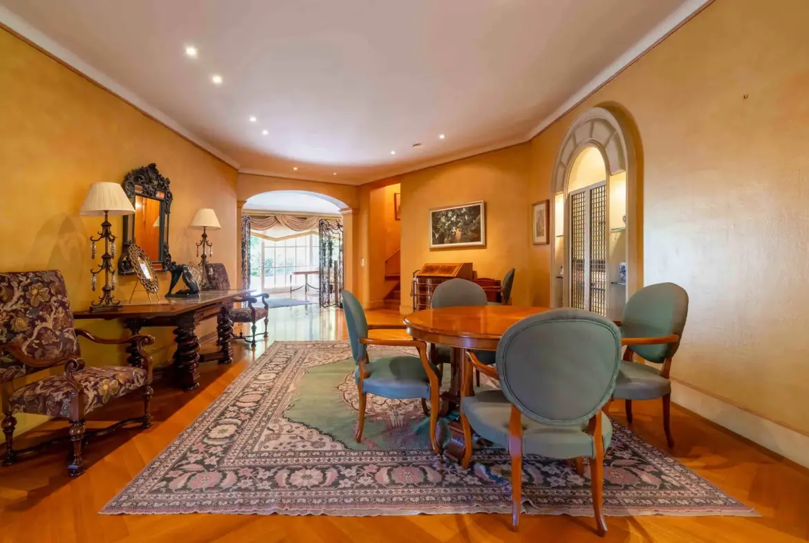 Elegant and timeless villa in Ekali