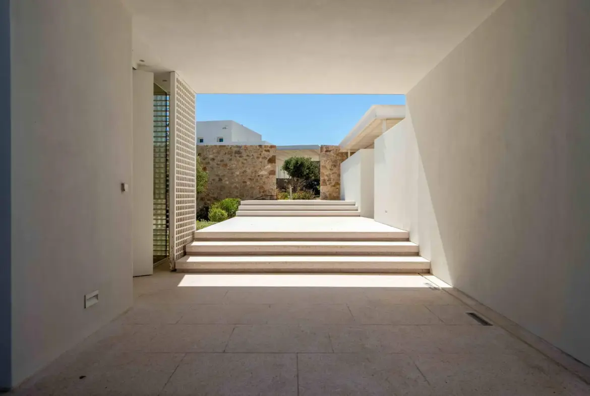 Luxurious New Seaside Villa in Agioi Anargyroi, Naoussa Paros