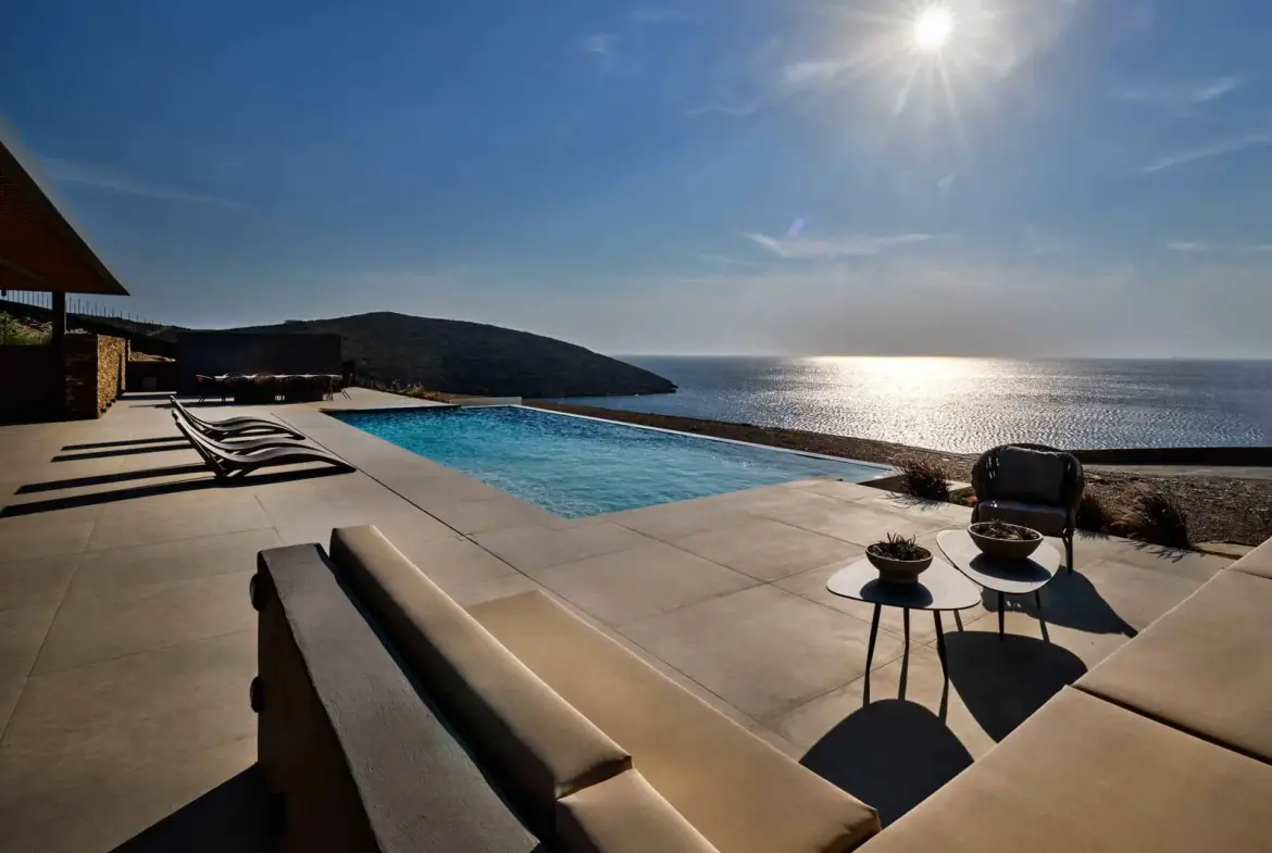 Big Blue Estate – An architectural masterpiece in Andros