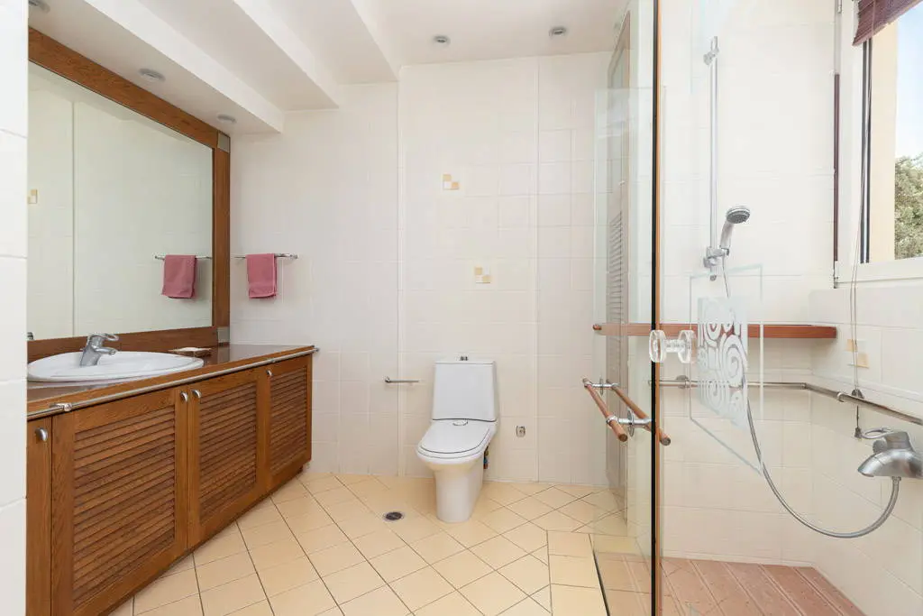 Luxurious 4 bedroom villa with panoramic sea views in Lagonisi