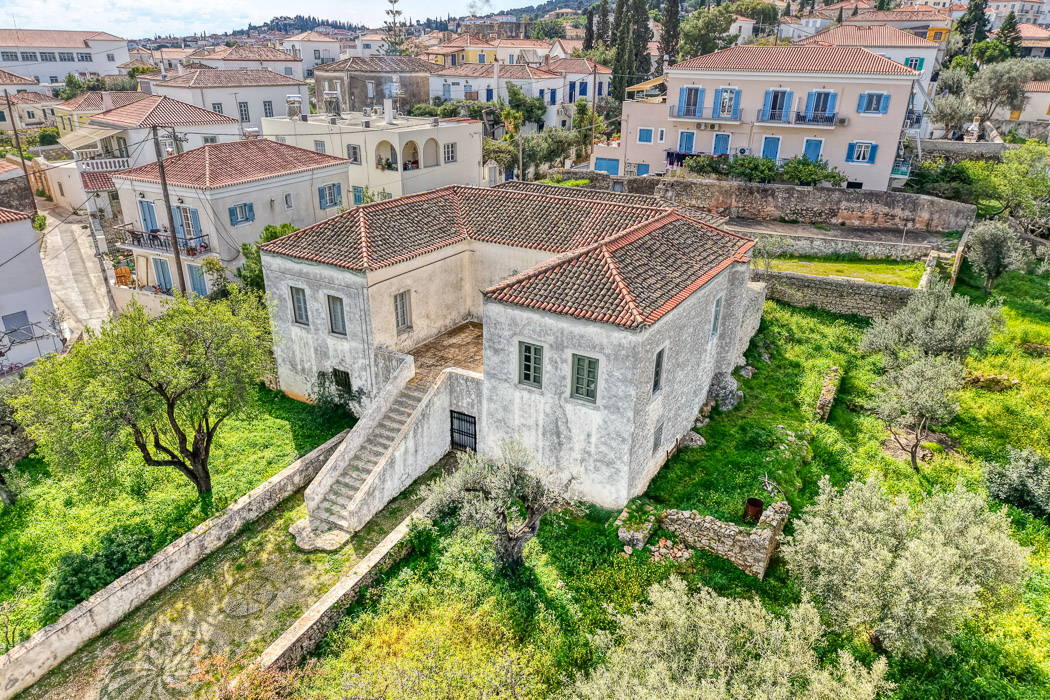 Historic mansion with approved development potential in Spetses