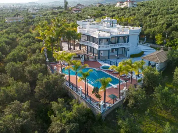 Elegant villa with pool & views in Kalamata, Messinia