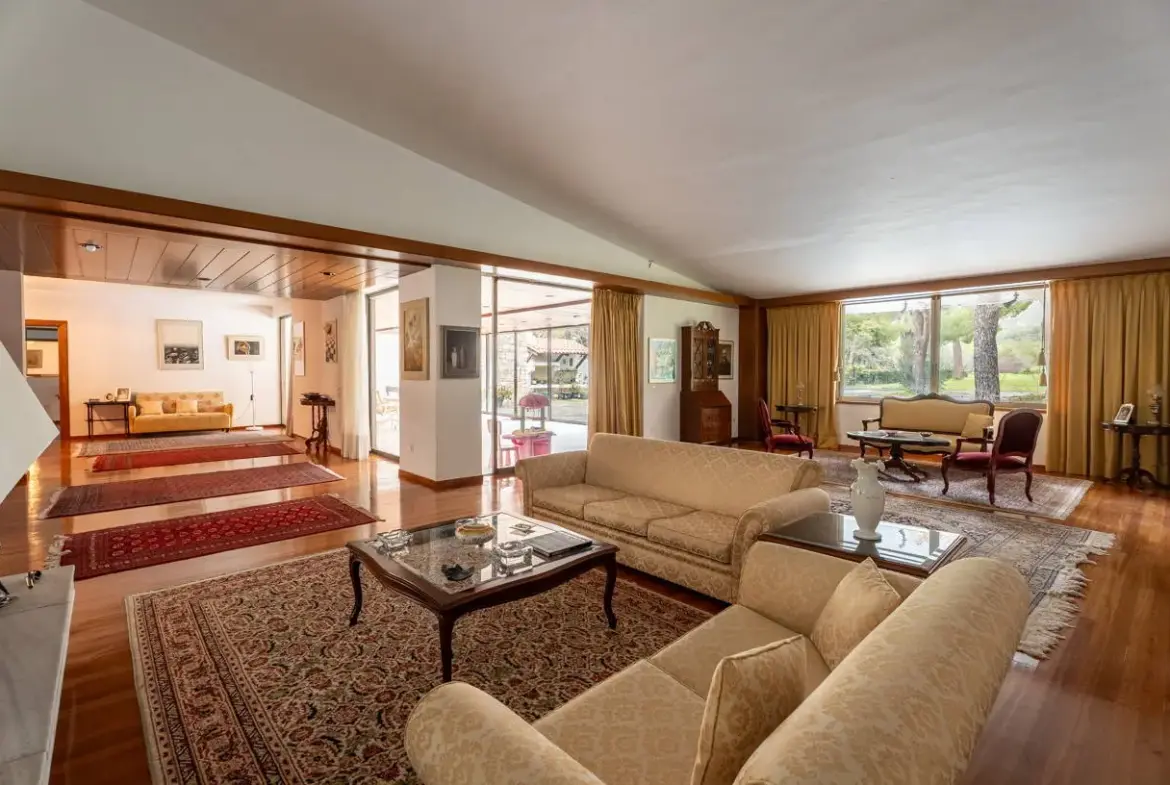 Remarkable mansion on a 5,093 sq.m. plot in Kefalari