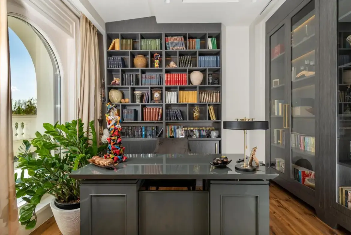 Penthouse in the Diplomatic Quarter with Panoramic Views