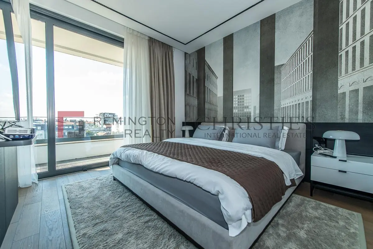 Exclusive Full-Floor Residence in the Heart of the City