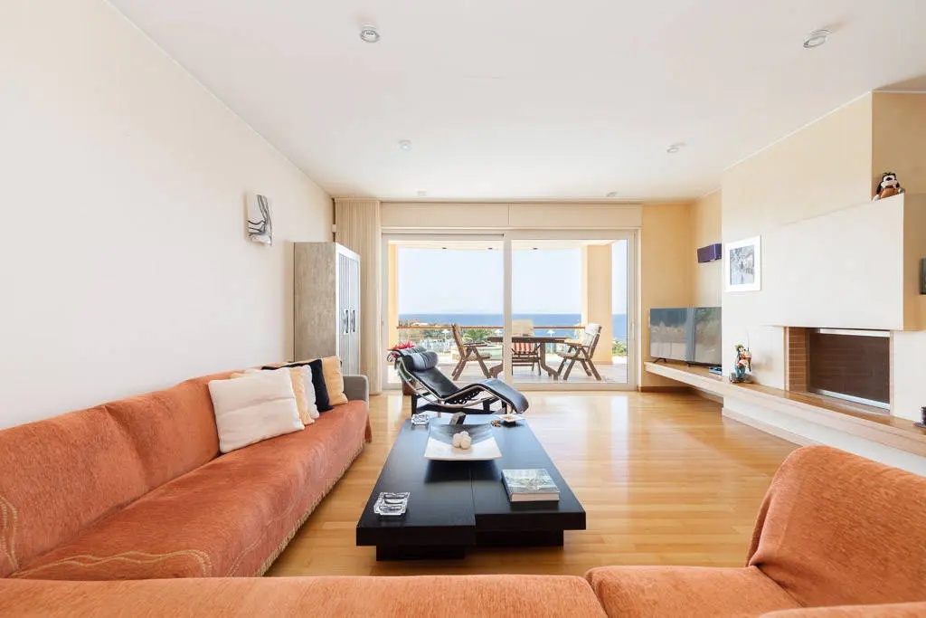 Luxurious 4 bedroom villa with panoramic sea views in Lagonisi