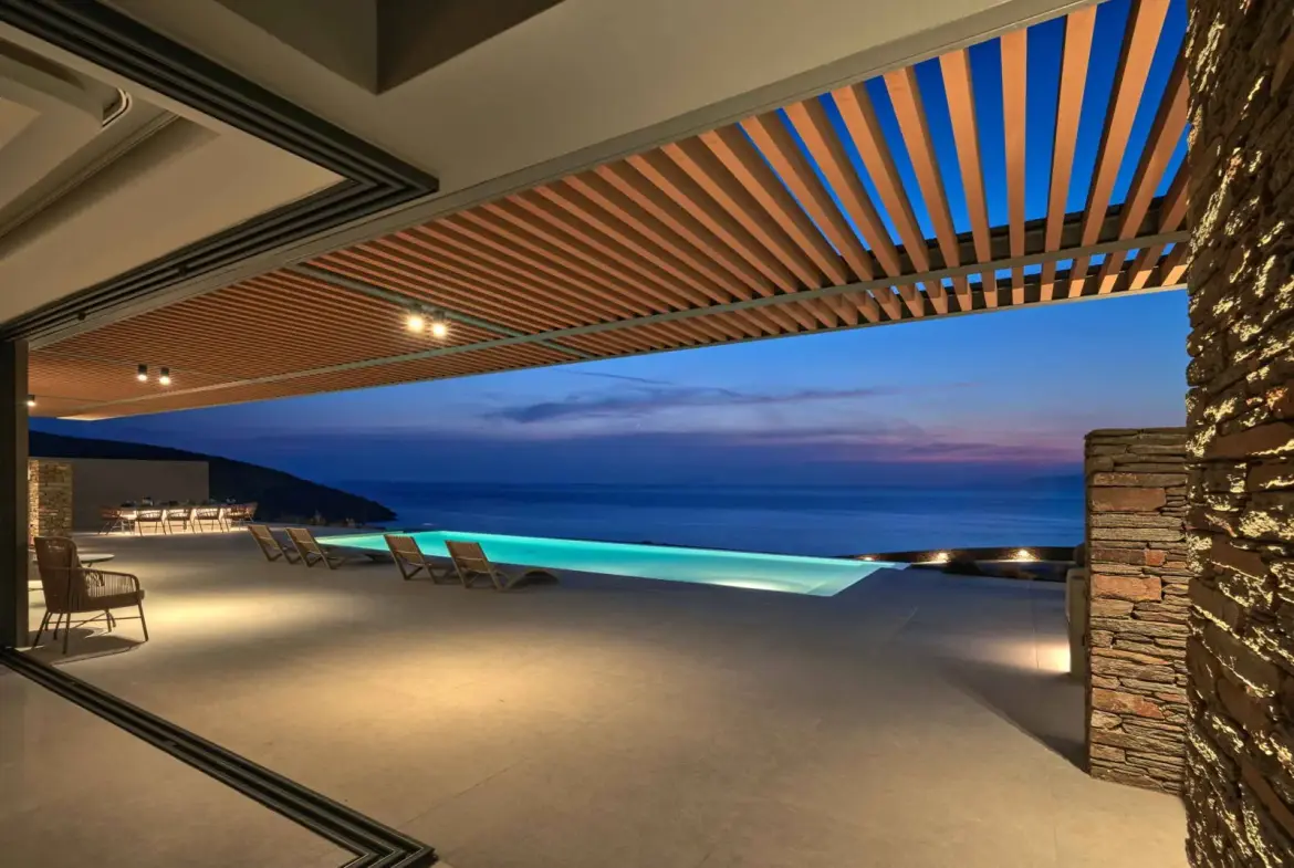 Big Blue Estate – An architectural masterpiece in Andros