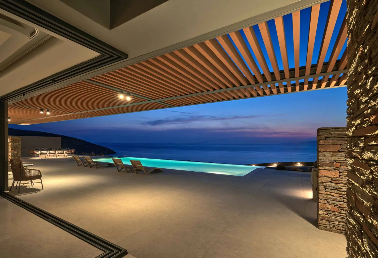 bh-875b81f027b4 Big Blue Estate – An architectural masterpiece in Andros