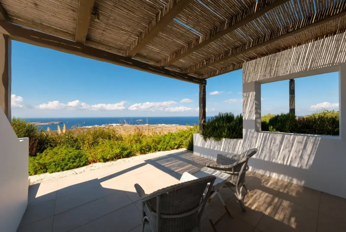 Exclusive 6 bedroom villa with stunning views and private pool in Paros