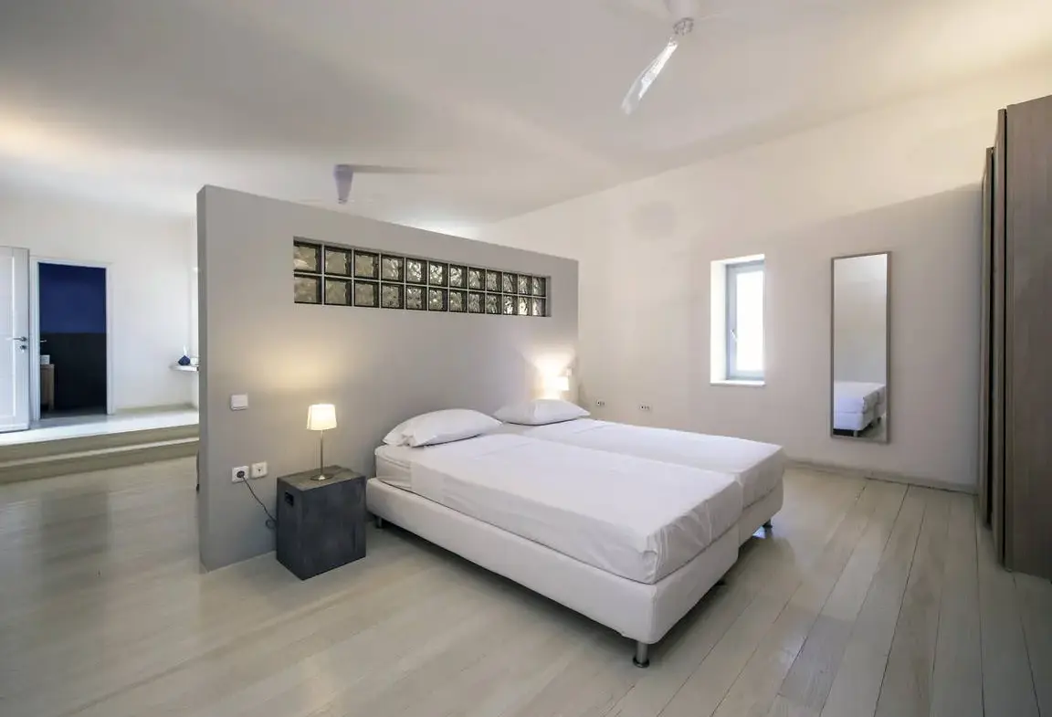 Venus:Beachfront Mansion with Vineyard and Pool in Paros