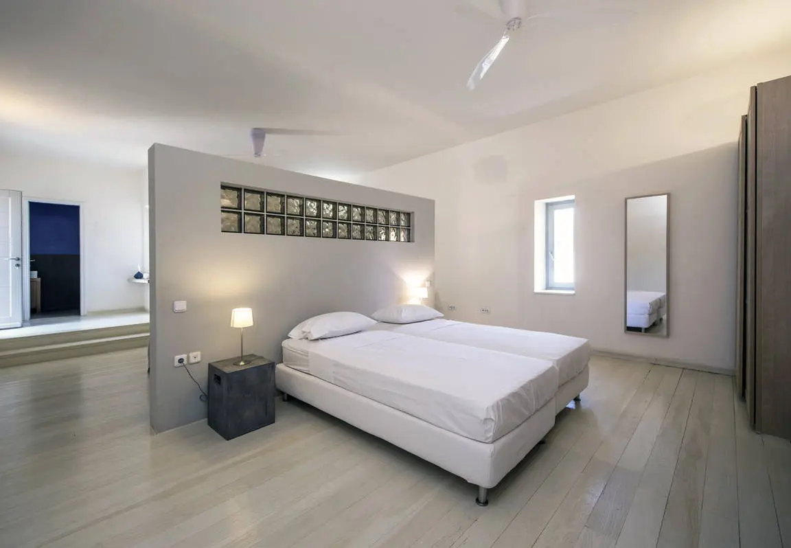 bh-889f34409038 Venus:Beachfront Mansion with Vineyard and Pool in Paros