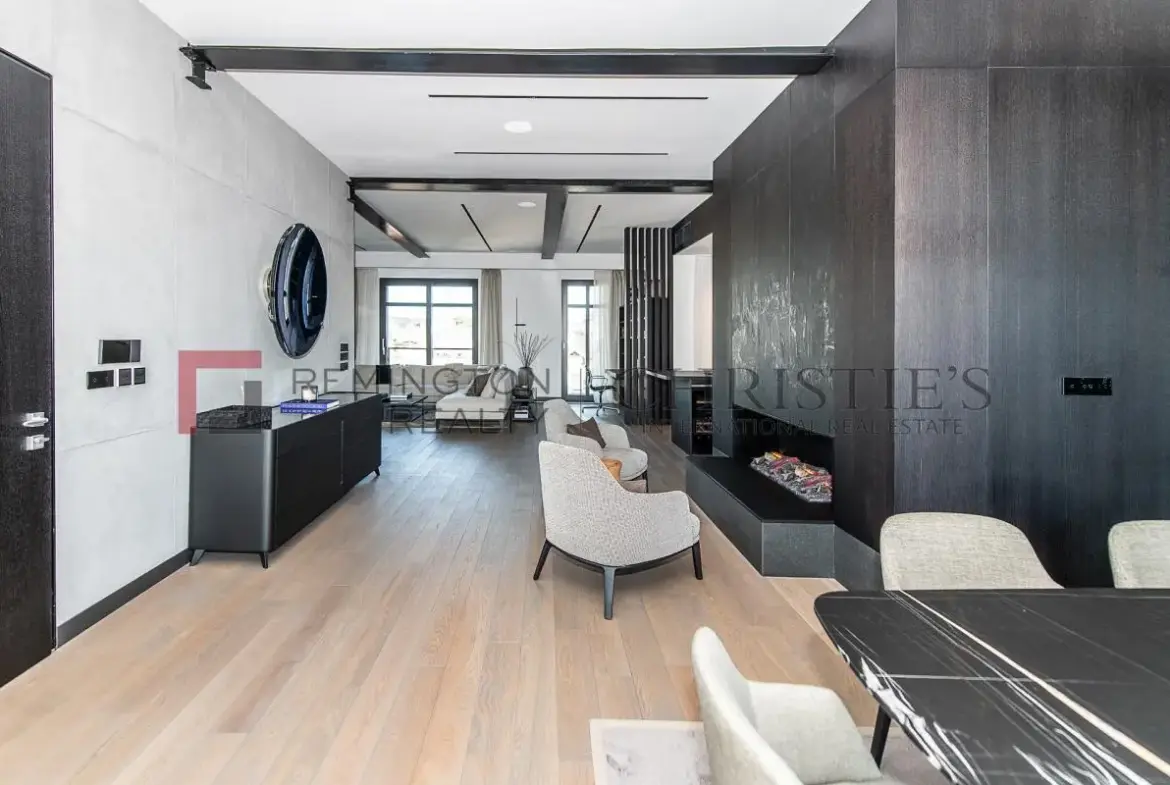 Exclusive Full-Floor Residence in the Heart of the City