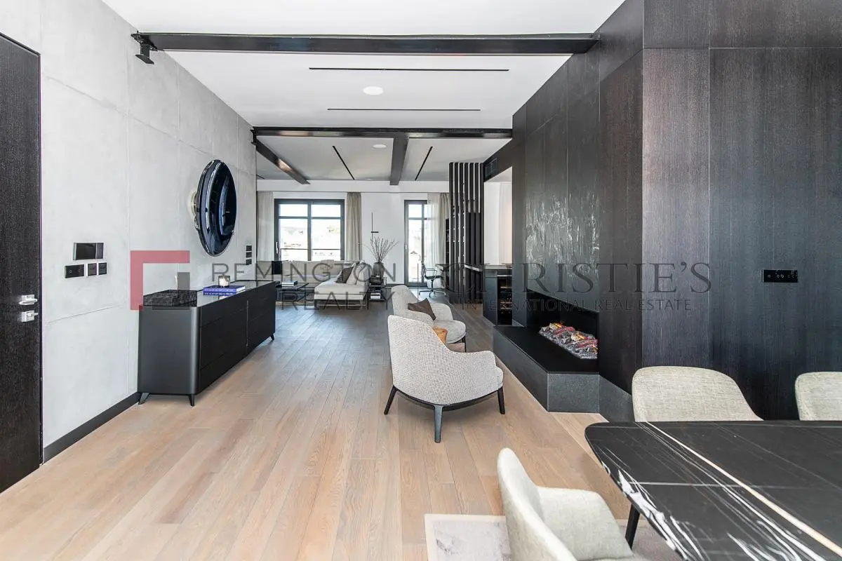 Exclusive Full-Floor Residence in the Heart of the City