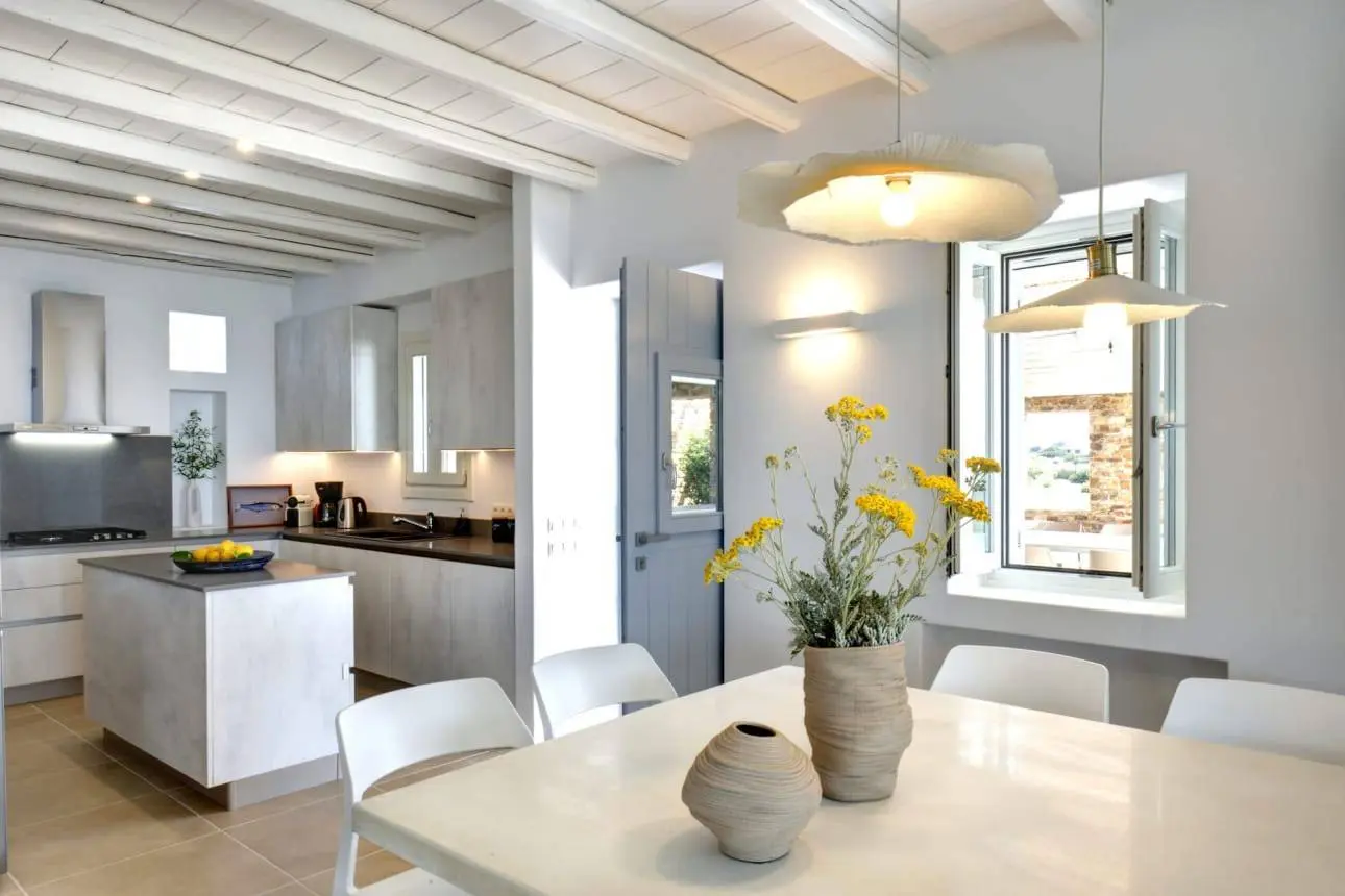 Luxury villa with dual residences and direct beach access in Antiparos
