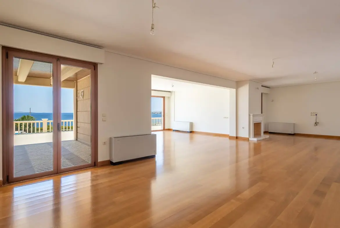Exquisite 950sq.m. coastal villa with panoramic sea views in Saronida