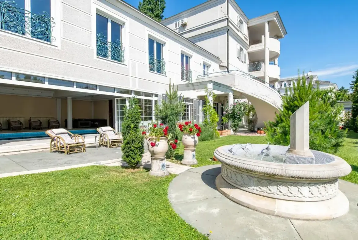 Family Villa in Dedinje
