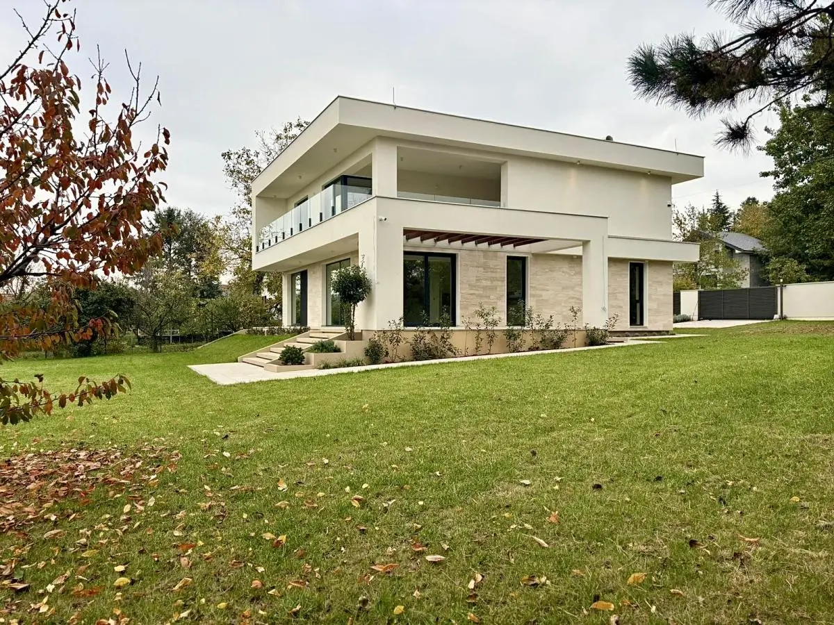 Villa in Sremska Kamenica
