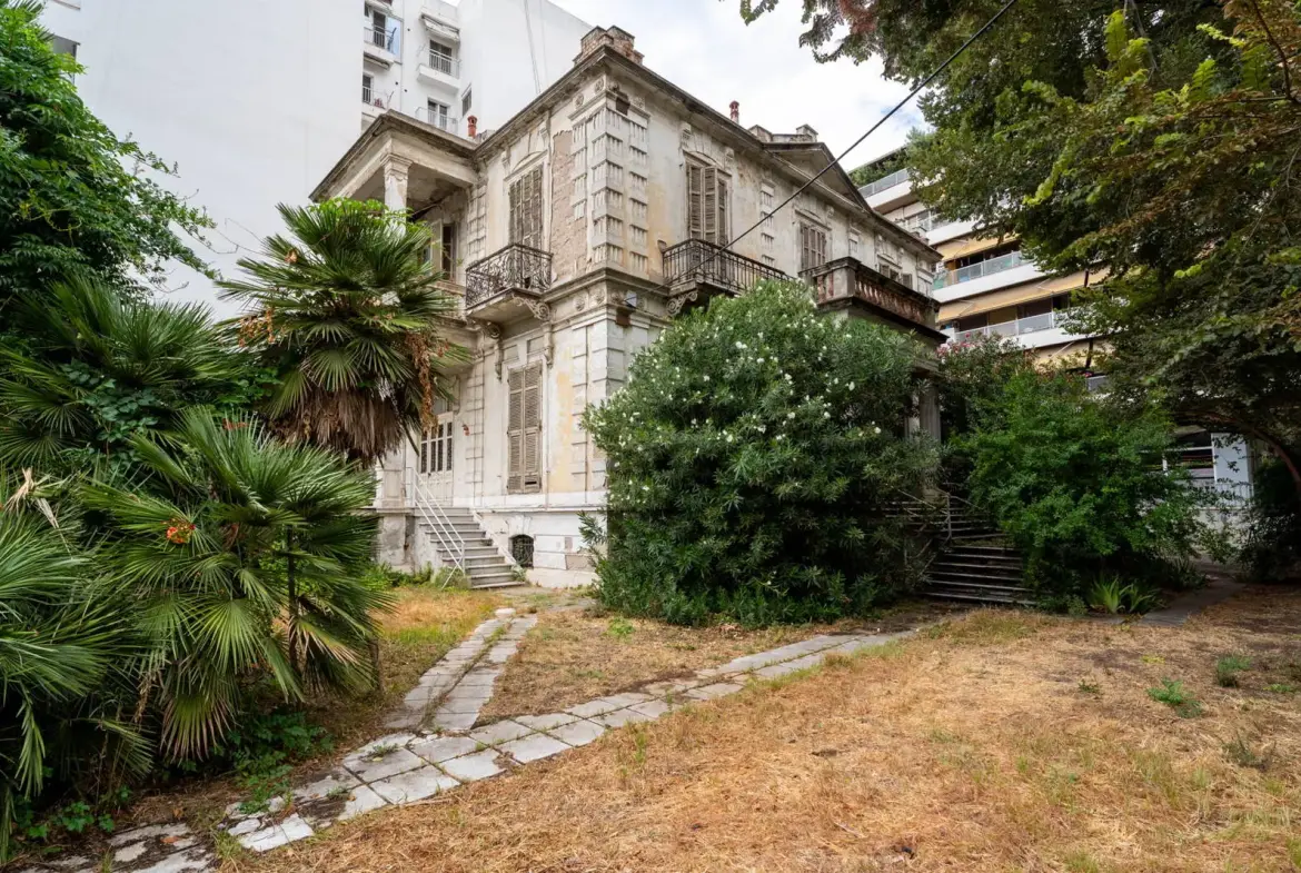 10-Floor Investment Property next to the Metro