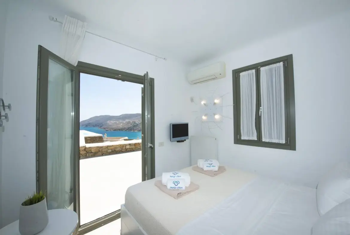 Luxurious villa overlooking the Aegean Sea, Mykonos