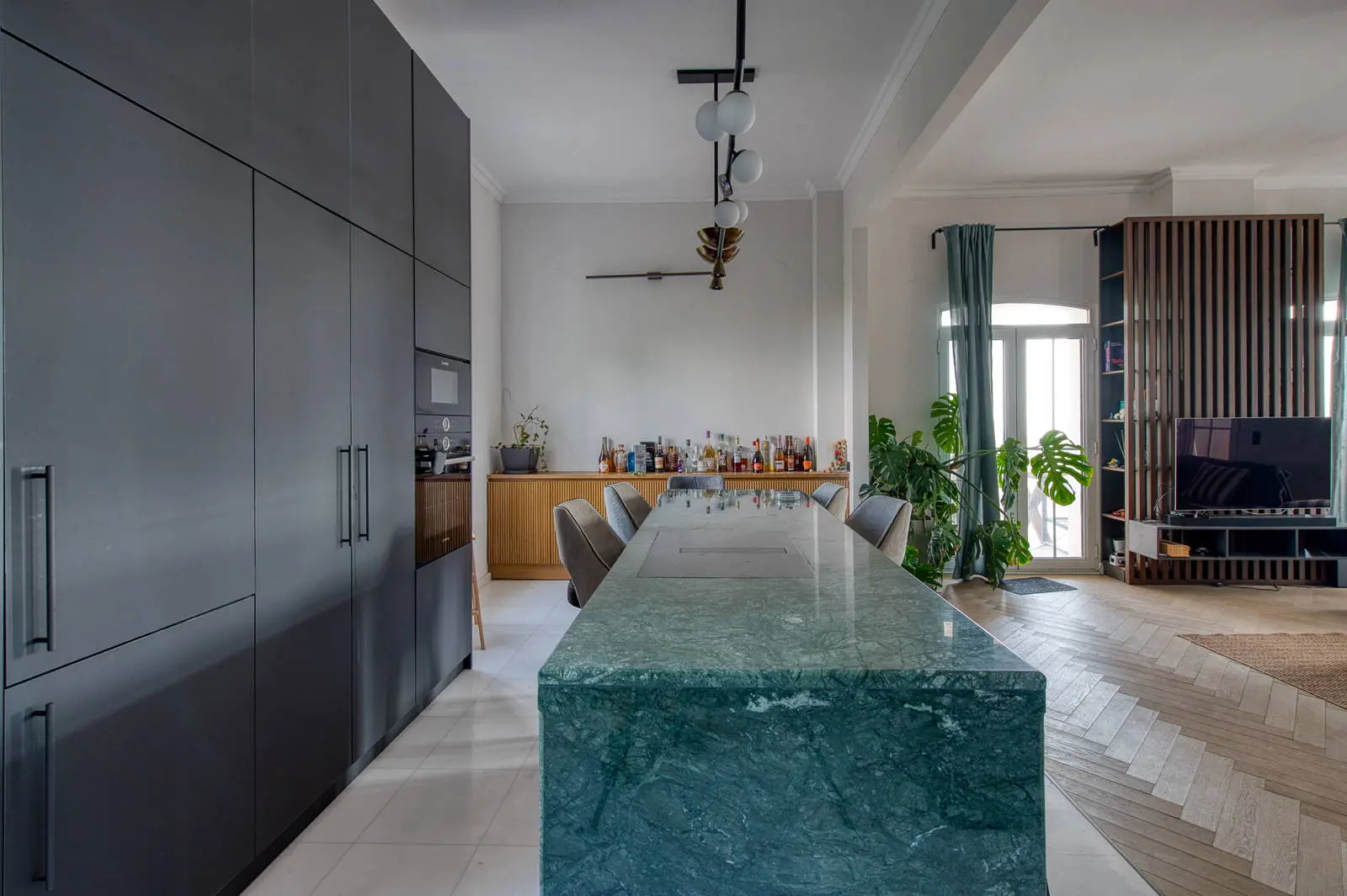 Investment villa with panoramic views and an indoor pool