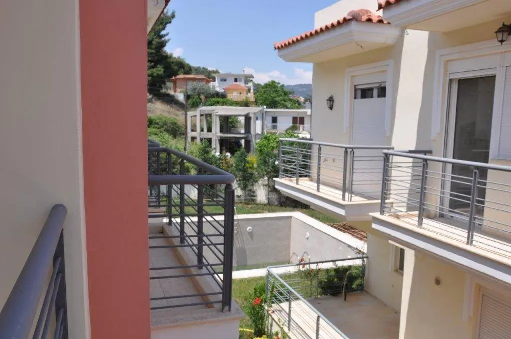 Complex of 13 luxury maisonettes in Kato Almiri, Corinthia