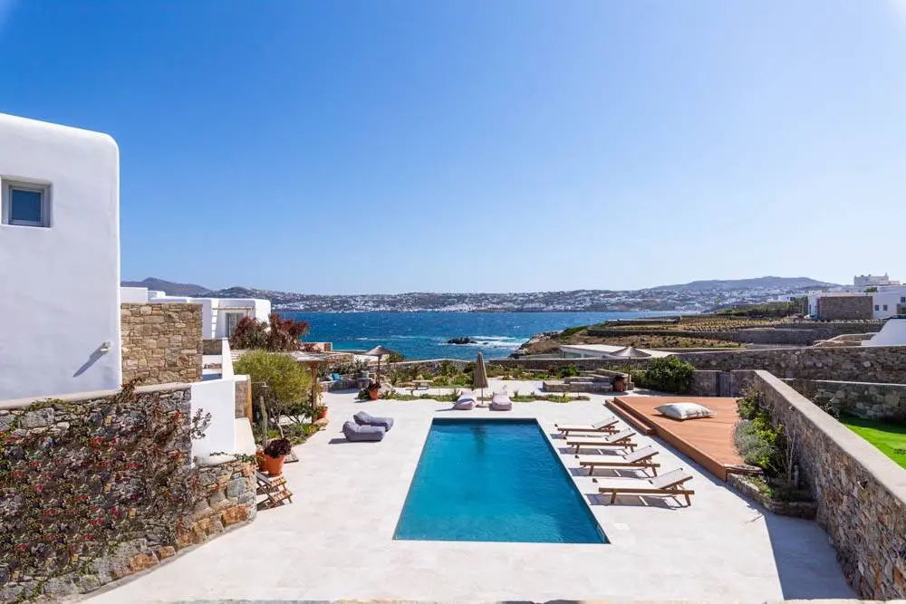 Villa with private beach access and Mykonos downtown views