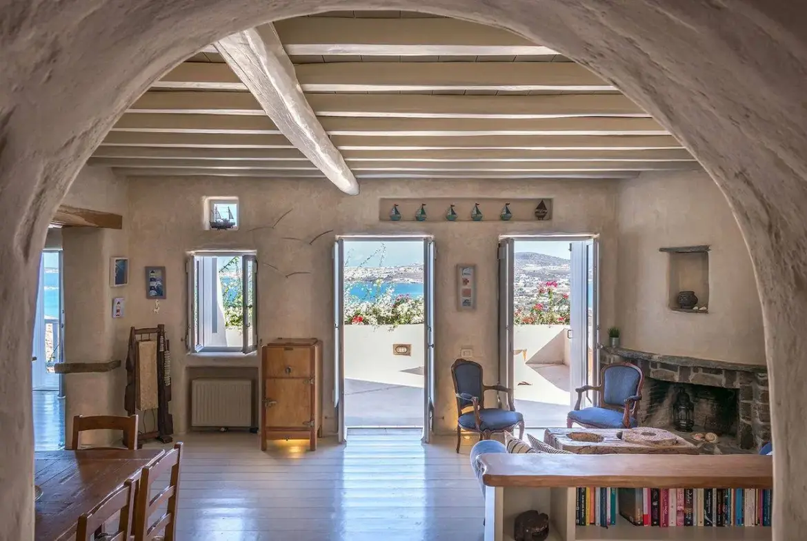 Distinctive-style villa in Kolymbithres, Paros