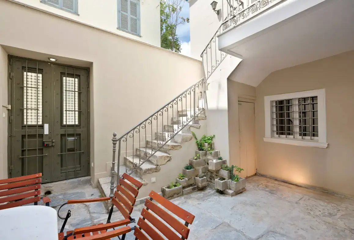 Timeless and luxury house in Plaka