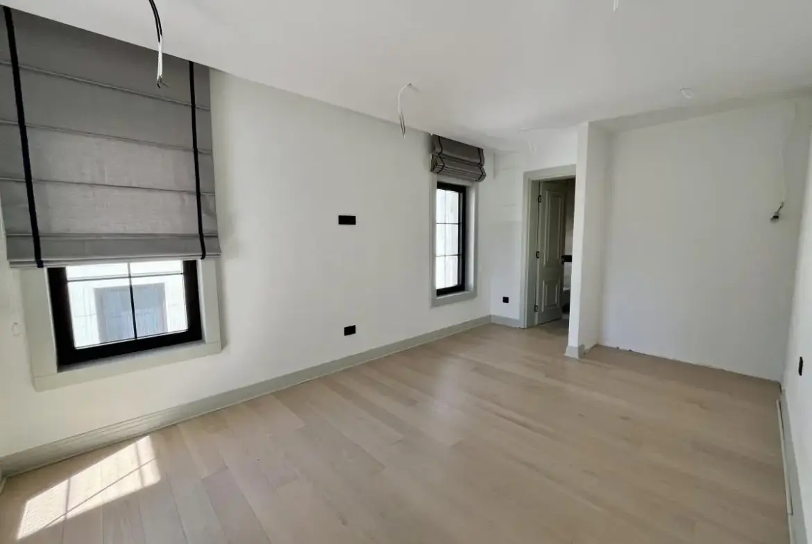 Modern Villa with a Swimming Pool in Avala