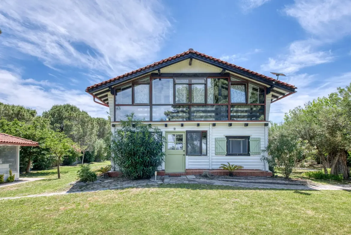 Beachfront property in Glarokavos, Halkidiki