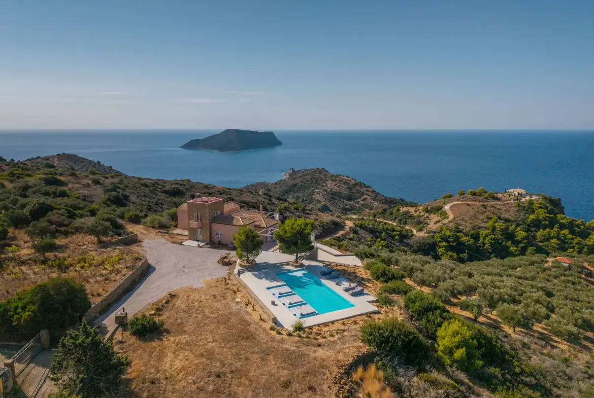 Luxury 560 sqm villa with private pool and complete privacy in Koroni, Messinia