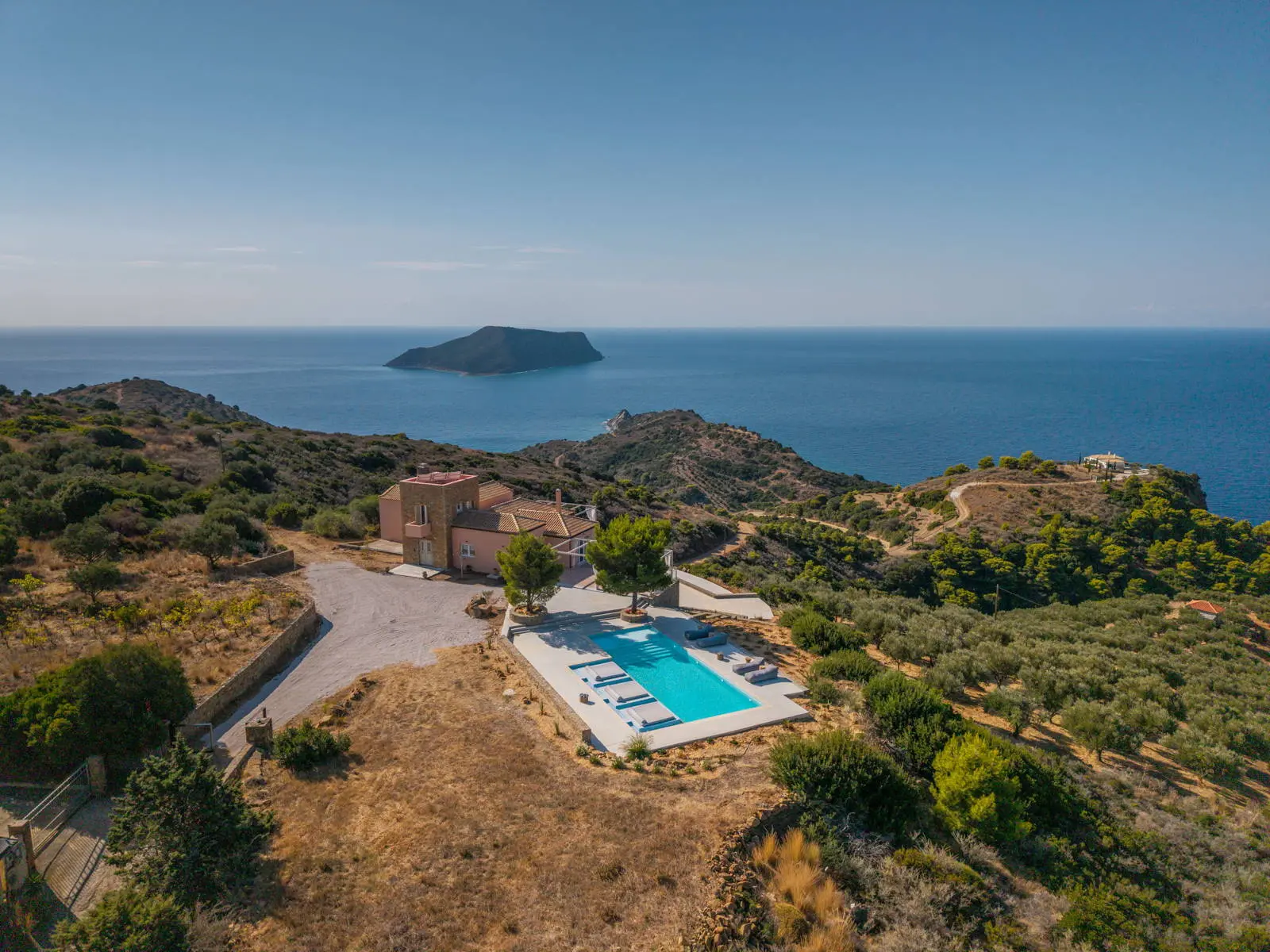 Luxury 560 sqm villa with private pool and complete privacy in Koroni, Messinia