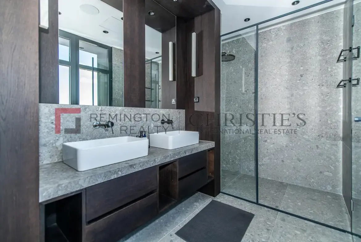 Exclusive Full-Floor Residence in the Heart of the City