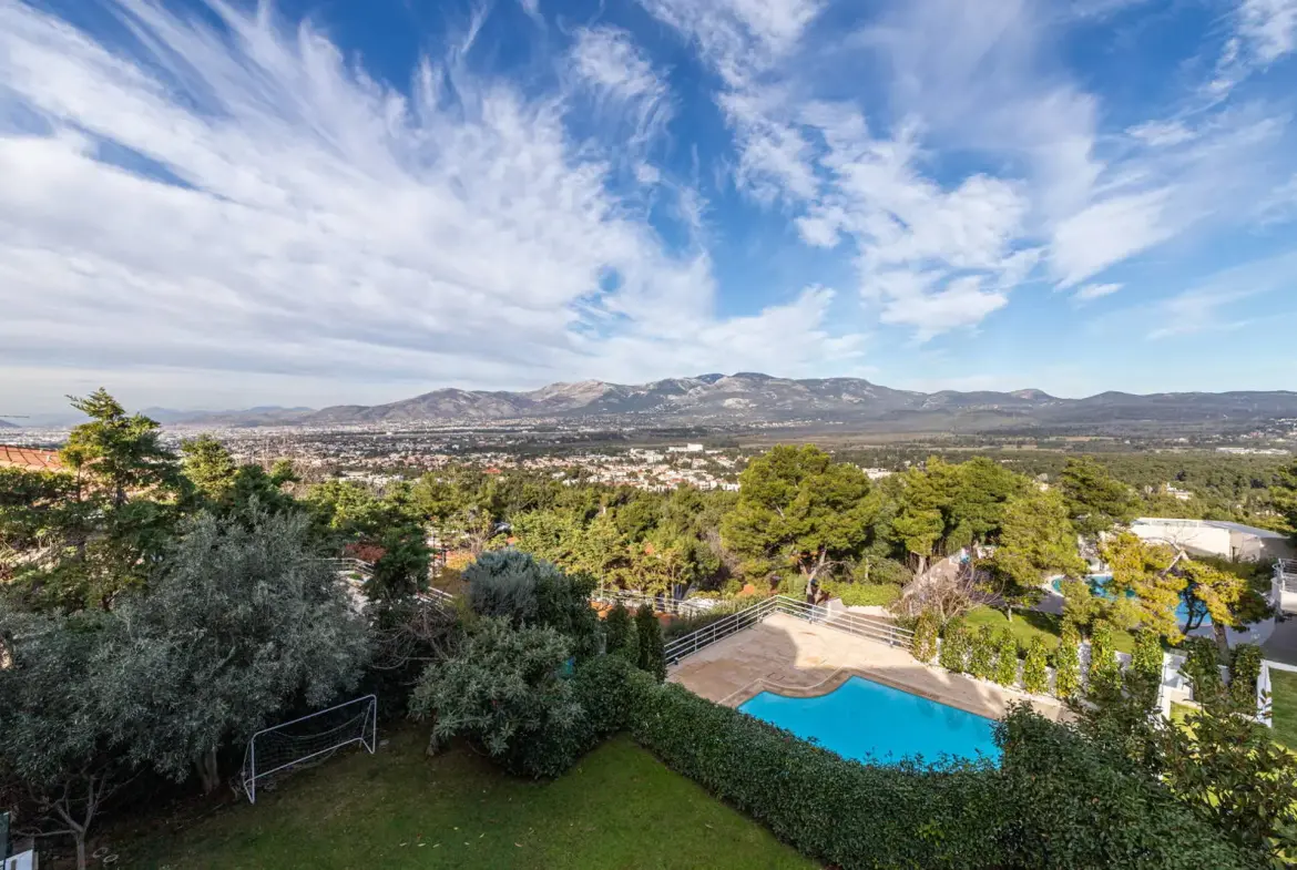 Detached house of 645 sq.m. with unobstructed views