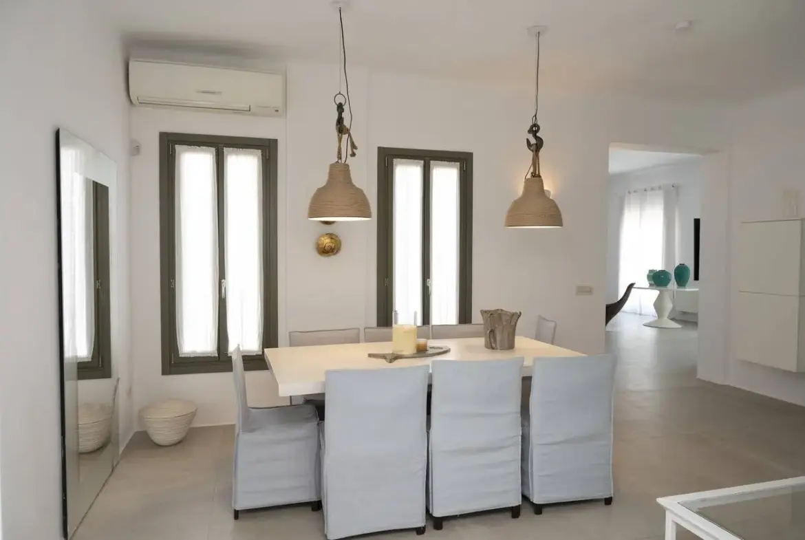 Luxurious villa overlooking the Aegean Sea, Mykonos